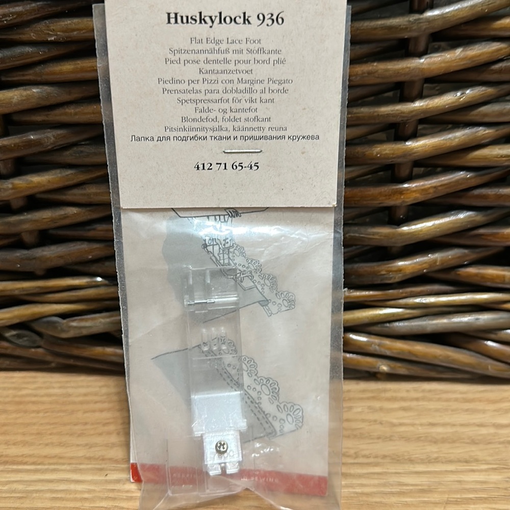 Huskylock 936